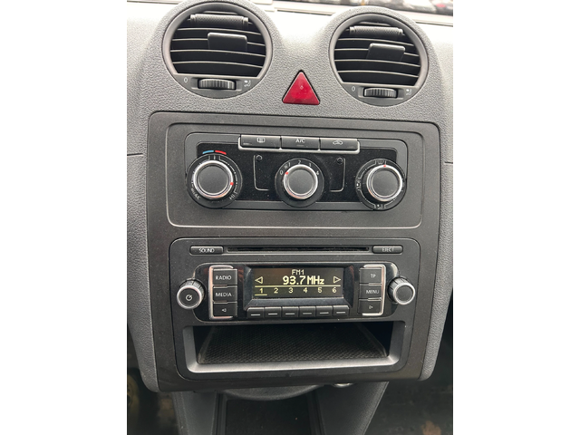 VW Caddy 1.6TDI 1+ 1 EURO 5 - автомобили, коли, обяви за нови и употребявани 11