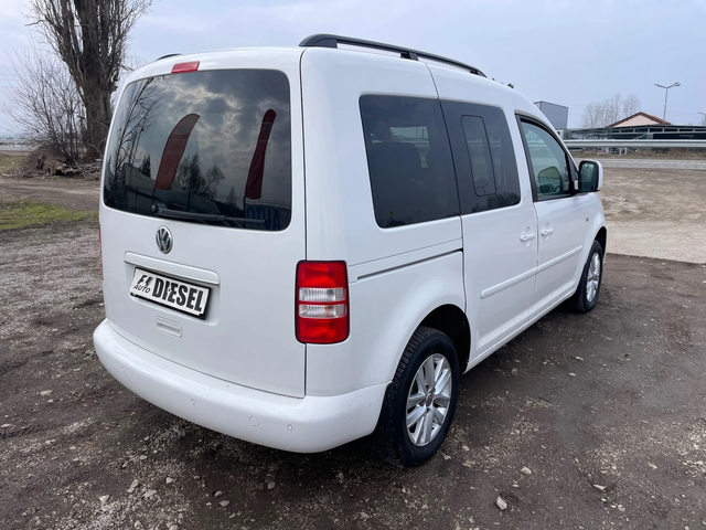 VW Caddy 1.6TDI-102-AVTOMAT-ITALIA - автомобили, коли, обяви за нови и употребявани 8