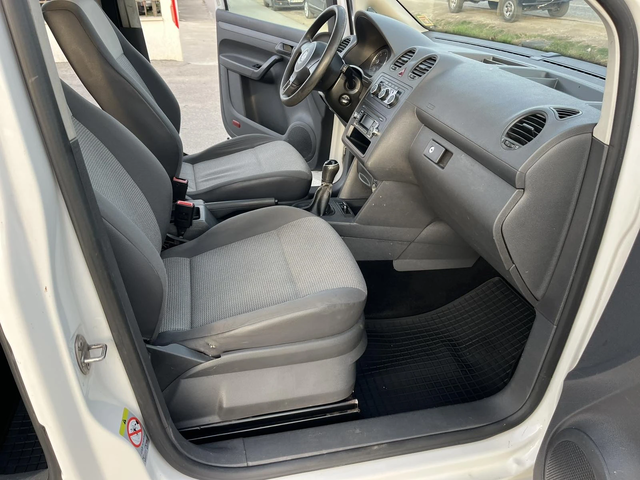 VW Caddy MAXI 1.6TDI 102кс EURO 5B КЛИМАТИК - автомобили, коли, обяви за нови и употребявани 10