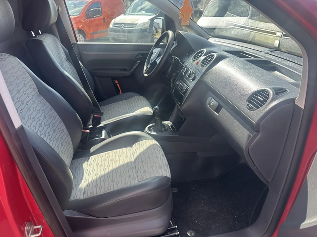 VW Caddy - автомобили, коли, обяви за нови и употребявани 9