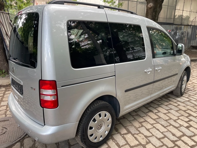 VW Caddy 1.6TDI EURO5 - автомобили, коли, обяви за нови и употребявани 5