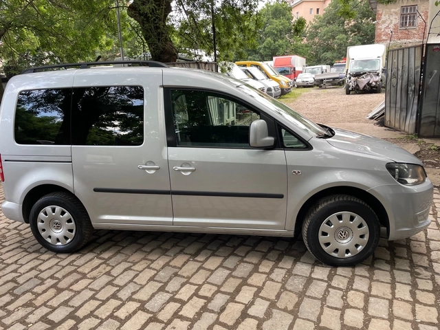 VW Caddy 1.6TDI EURO5 - автомобили, коли, обяви за нови и употребявани 6