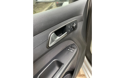 VW Caddy 1.6TDI EURO5 - автомобили, коли, обяви за нови и употребявани 9
