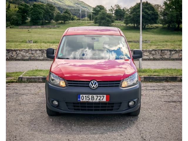 VW Caddy MAXI фабрична газ - автомобили, коли, обяви за нови и употребявани 1