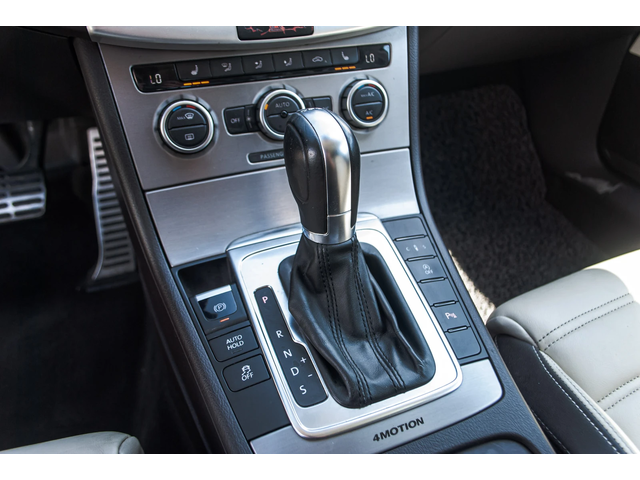 VW CC 2.0TDI-4-MOT-HIGHLINE-FULL-HEAD UP-PANO-ГАРАНЦИЯ! - автомобили, коли, обяви за нови и употребявани 7