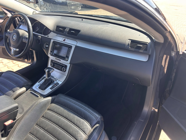 VW CC 3.6i 4MOTION AVTOMAT/PANORAMA/NAVI/KOJA EURO 4 - автомобили, коли, обяви за нови и употребявани 11