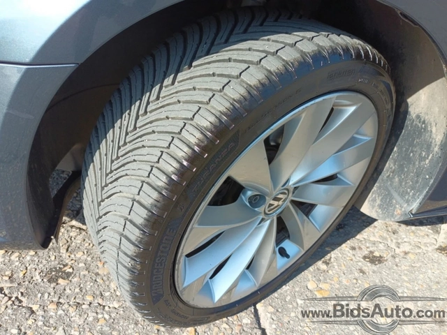 VW CC 1.8 TSI - автомобили, коли, обяви за нови и употребявани 14