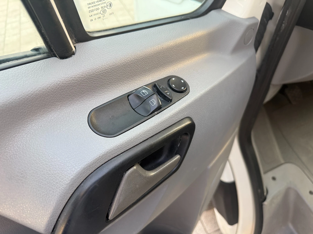 VW Crafter 2.5TDI 163к.с. Климатроник L1H1  Euro 5 - автомобили, коли, обяви за нови и употребявани 12