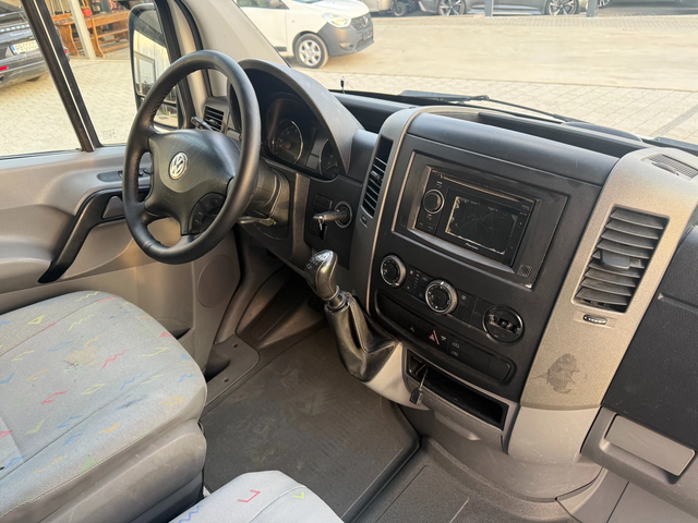 VW Crafter 2.5TDI 163к.с. Климатроник L1H1  Euro 5 - автомобили, коли, обяви за нови и употребявани 9