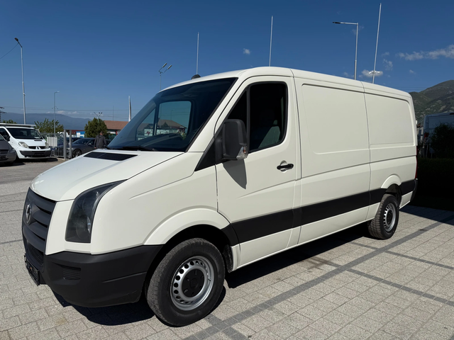 VW Crafter 2.5TDI Клима L2H1 - автомобили, коли, обяви за нови и употребявани 2
