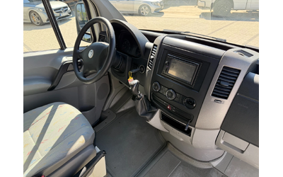 VW Crafter 2.5TDI Клима L2H1 - автомобили, коли, обяви за нови и употребявани 8