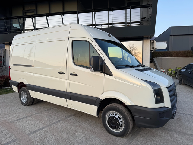 VW Crafter 2.5TDI 3.5т. Клима L2H2 - автомобили, коли, обяви за нови и употребявани 1