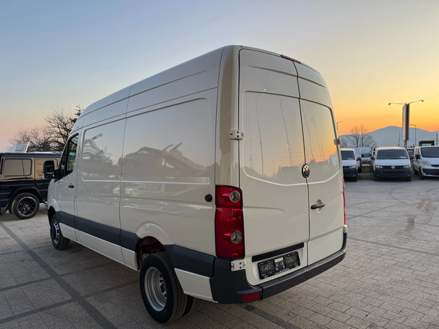 VW Crafter 2.5TDI 3.5т. Клима L2H2 - автомобили, коли, обяви за нови и употребявани 4