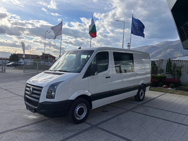 VW Crafter 2.5TDI L2H1 Клима 6-местен - автомобили, коли, обяви за нови и употребявани 1