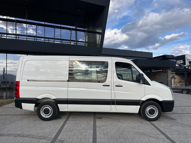 VW Crafter 2.5TDI L2H1 Клима 6-местен - автомобили, коли, обяви за нови и употребявани 5