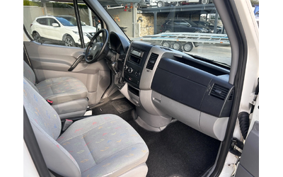 VW Crafter 2.5TDI L2H1 Клима 6-местен - автомобили, коли, обяви за нови и употребявани 6