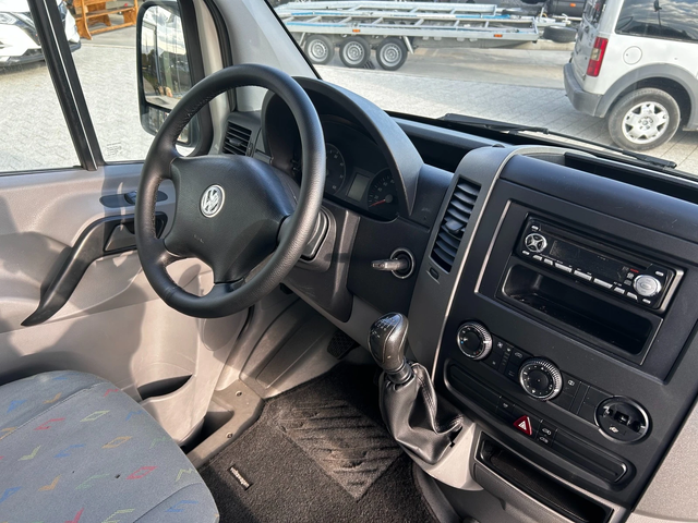VW Crafter 2.5TDI L2H1 Клима 6-местен - автомобили, коли, обяви за нови и употребявани 7