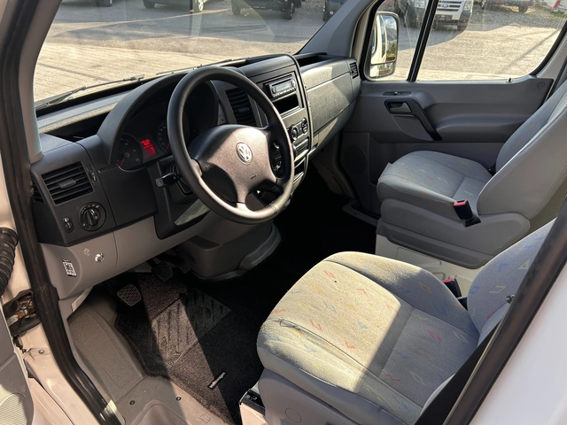 VW Crafter 2.5TDI L2H1 Клима 6-местен - автомобили, коли, обяви за нови и употребявани 9