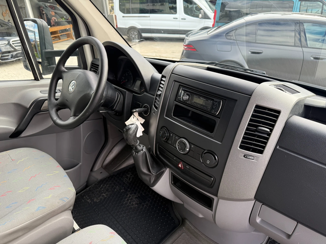 VW Crafter 2.5TDI до 3.5т. 4.23м. Климатроник - автомобили, коли, обяви за нови и употребявани 11