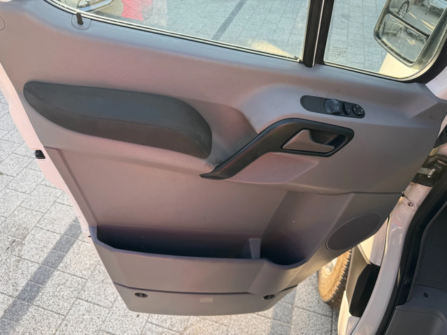 VW Crafter 2.0TDI 163к.с. MAXI Клима - автомобили, коли, обяви за нови и употребявани 11