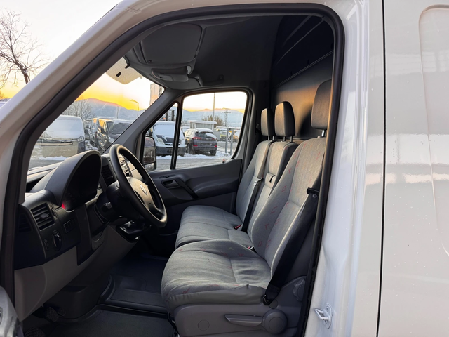 VW Crafter 2.5TDI Климатроник L2H2 - автомобили, коли, обяви за нови и употребявани 7