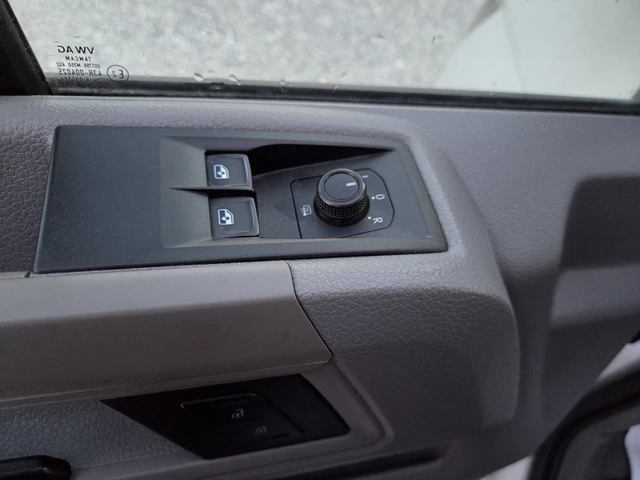 VW Crafter 2.0 TDI, Клима, Нави, П.Борд, До 3.5 тона, 4.50 ме - автомобили, коли, обяви за нови и употребявани 11