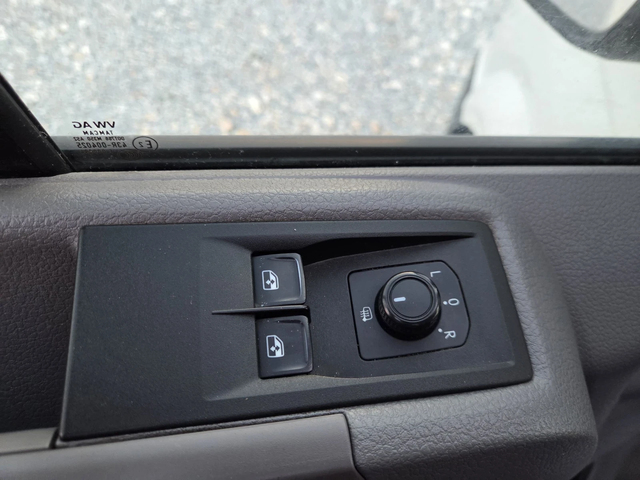 VW Crafter 2.0 TDI, Товаропътник, Климатик, Нави, ЕВРО 6 - автомобили, коли, обяви за нови и употребявани 11