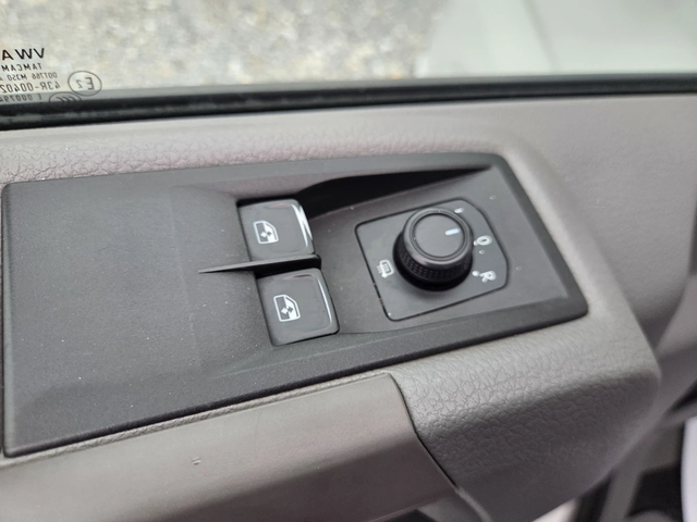 VW Crafter 2.0 TDI, Бордови, 4.40 метра, Клима, Нави - автомобили, коли, обяви за нови и употребявани 11