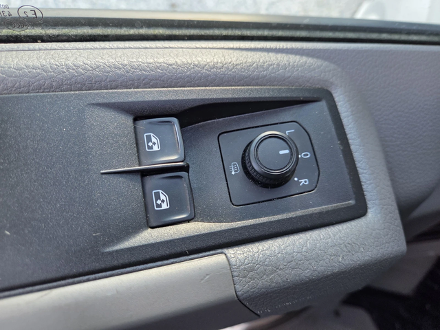 VW Crafter 2.0 TDI, DSG, Климатик, Нави - автомобили, коли, обяви за нови и употребявани 11