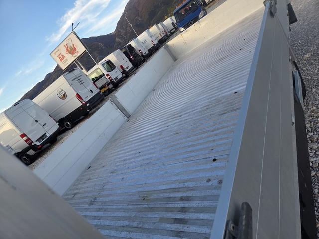 VW Crafter 2.5 TDI, Бордови, Климатик, 4.30 метра, До 3.5 тон - автомобили, коли, обяви за нови и употребявани 12