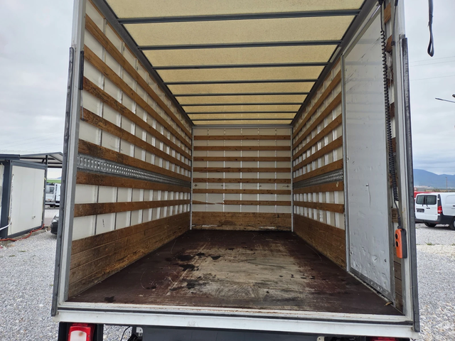 VW Crafter 2.0 TDI, Падащ борд, Климатик, До 3.5 тона - автомобили, коли, обяви за нови и употребявани 13