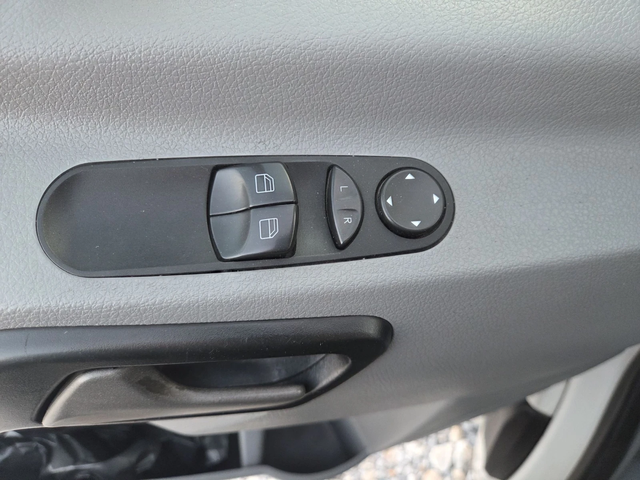 VW Crafter 2.0 TDI, Падащ борд, Климатик, До 3.5 тона - автомобили, коли, обяви за нови и употребявани 11