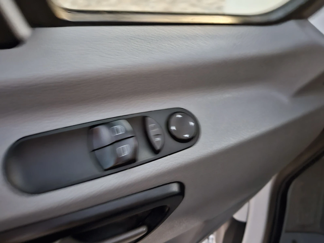 VW Crafter 2.0TDI, Щора, Клима, До 3.5 тона - автомобили, коли, обяви за нови и употребявани 11