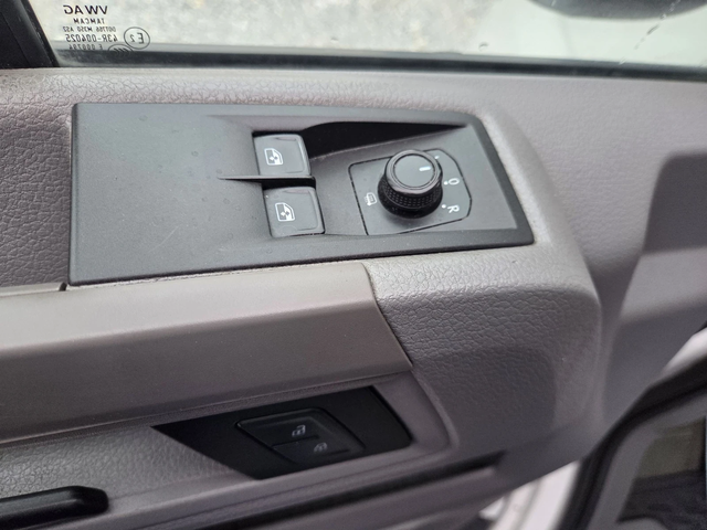 VW Crafter 2.0 TDI, Автомат, Клима - автомобили, коли, обяви за нови и употребявани 11