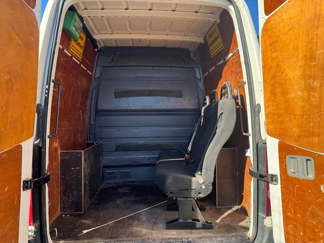 VW Crafter 4+ 1 - автомобили, коли, обяви за нови и употребявани 12