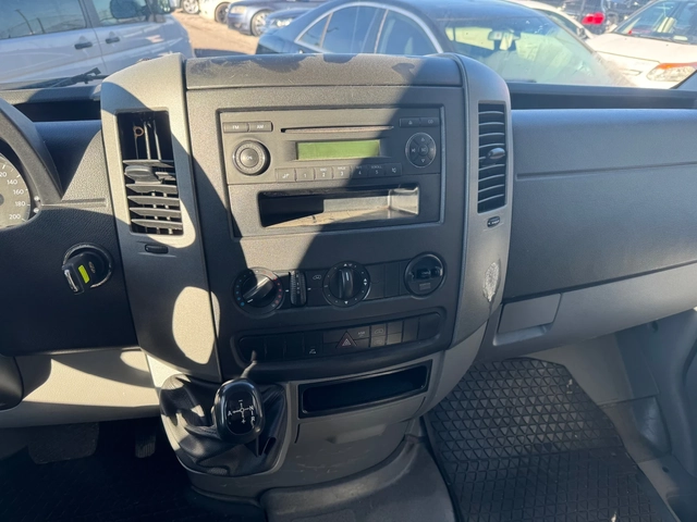 VW Crafter 4+ 1 - автомобили, коли, обяви за нови и употребявани 8