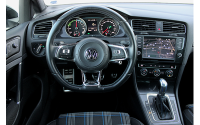 VW Golf 1.4 GTE/DSG/KAMERA/DISTRONIC/LED/TOP - автомобили, коли, обяви за нови и употребявани 10