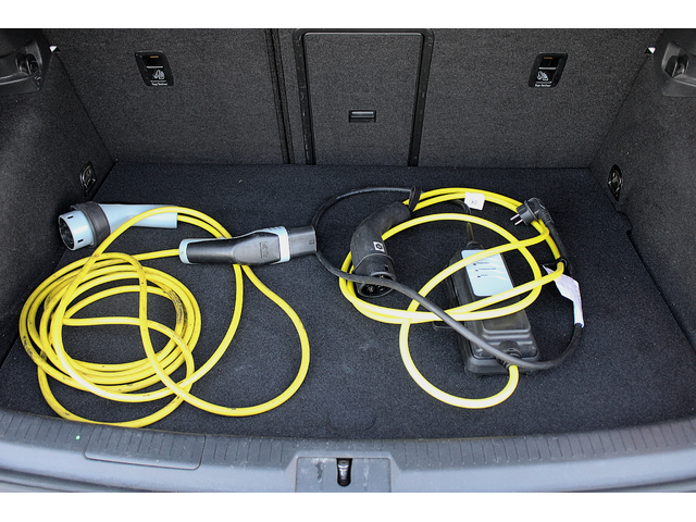 VW Golf 1.4 GTE/DSG/KAMERA/DISTRONIC/LED/TOP - автомобили, коли, обяви за нови и употребявани 16