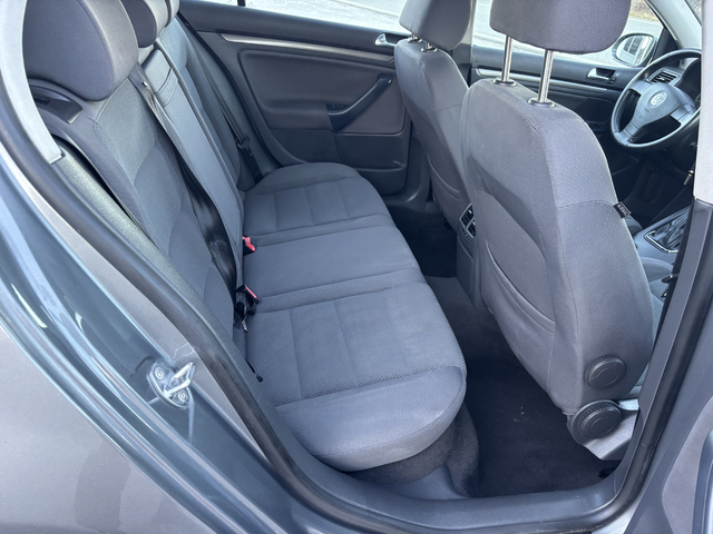 Vw Golf 1.6 102к.с. - автомобили, коли, обяви за нови и употребявани 8