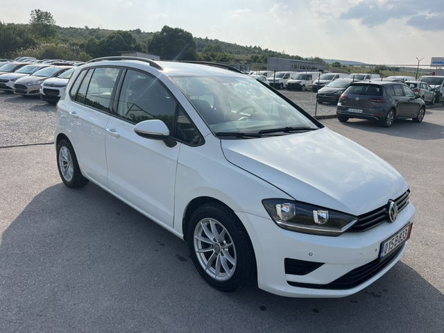 VW Golf 1.6 TDI Sportsvan - автомобили, коли, обяви за нови и употребявани 2