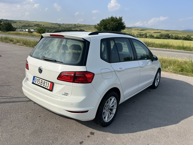 VW Golf 1.6 TDI Sportsvan - автомобили, коли, обяви за нови и употребявани 5