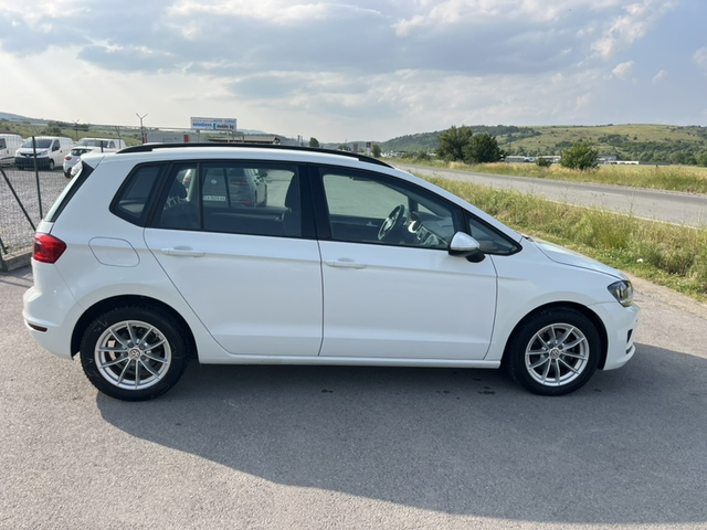 VW Golf 1.6 TDI Sportsvan - автомобили, коли, обяви за нови и употребявани 6