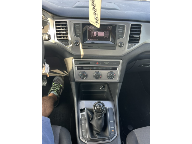 VW Golf 1.6 TDI Sportsvan - автомобили, коли, обяви за нови и употребявани 9