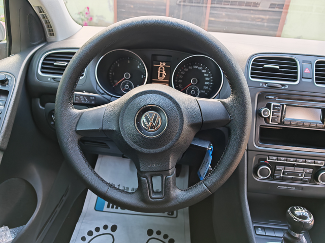 VW Golf ==1.6TDI== - автомобили, коли, обяви за нови и употребявани 12