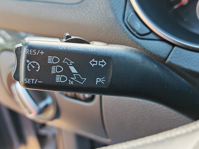 VW Golf ==1.6TDI== - автомобили, коли, обяви за нови и употребявани 14