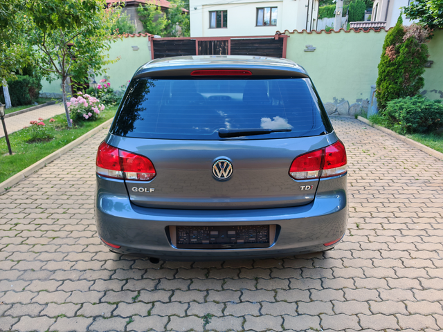 VW Golf ==1.6TDI== - автомобили, коли, обяви за нови и употребявани 4