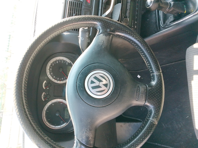 VW Golf 1.9 - автомобили, коли, обяви за нови и употребявани 12