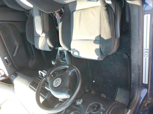 VW Golf 1.9 - автомобили, коли, обяви за нови и употребявани 13