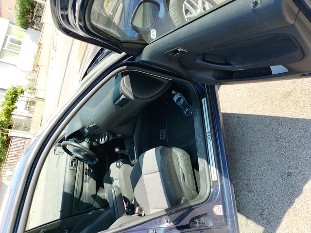 VW Golf 1.9 - автомобили, коли, обяви за нови и употребявани 8