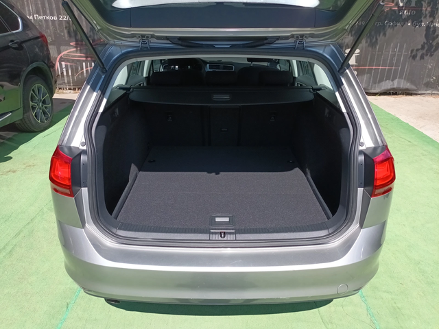 VW Golf 1.6TDI/NAVI - автомобили, коли, обяви за нови и употребявани 15